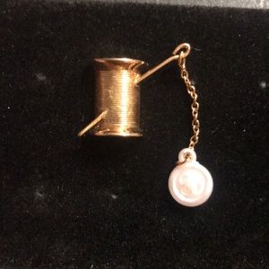 Vintage 1983 Thread & Needle gold  pin AVON
